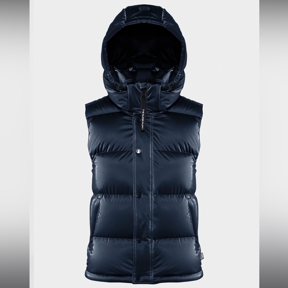 Aritzia Super Puff Vest Liquid Shine - Picture 6 of 6